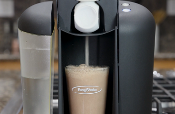 EasyShake is the fastest and easiest way to mix your protein shake in under 10 seconds 